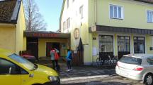 Blick zum Startgeb�ude - Volksheim in St. Georgen am Steinfelde